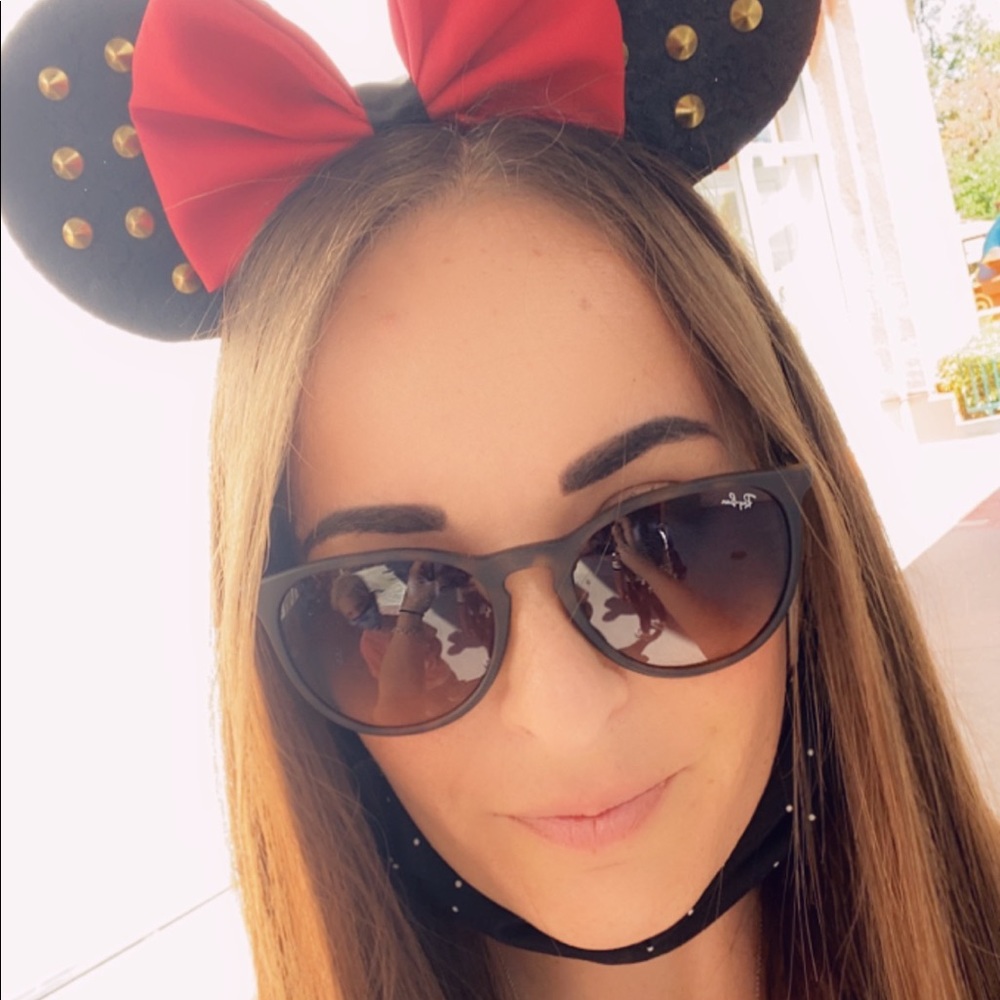 Meet your Posher, Rachel